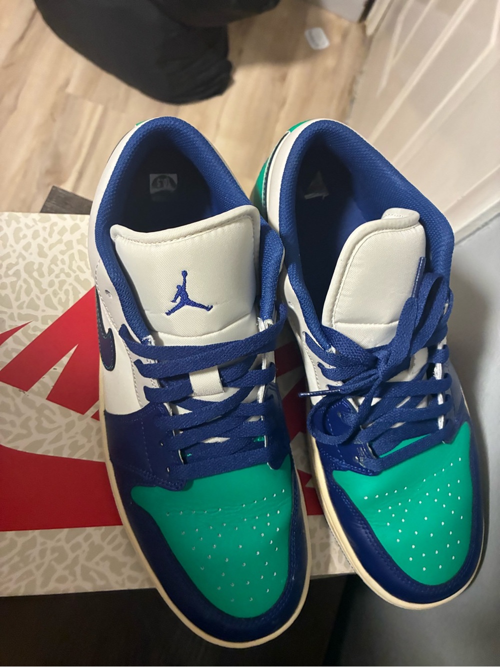 Jordan Low Top Sneakers - White/Blue/Teal